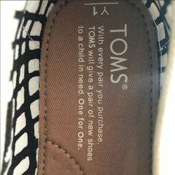 Toms Shoes - Picture 5 of 6